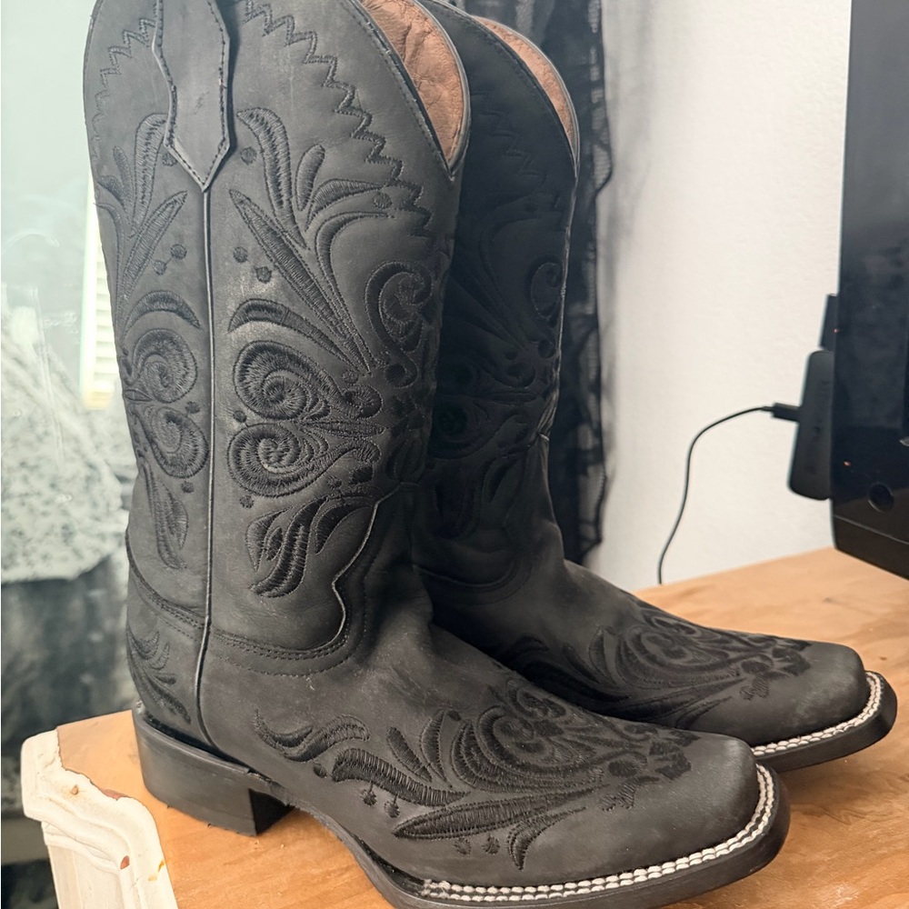 Circle G Black Embroidered Heeled Boots
